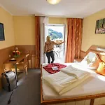 Erlys Cityhotel Pensjonat 3*