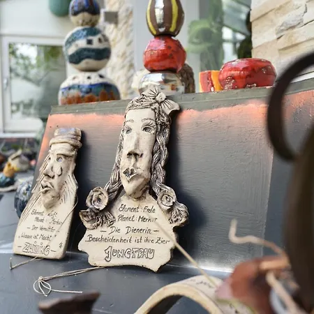 Erlys Cityhotel Pensión 3*