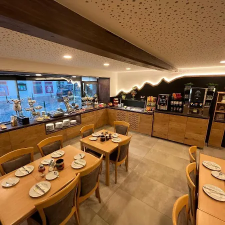 Erlys Cityhotel 3*