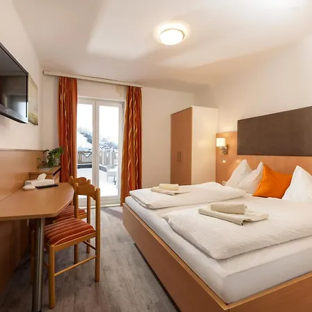 Erlys Cityhotel 3*