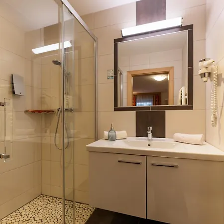 Erlys Cityhotel 3*