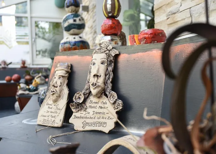 Erlys Cityhotel Konukevi 3*